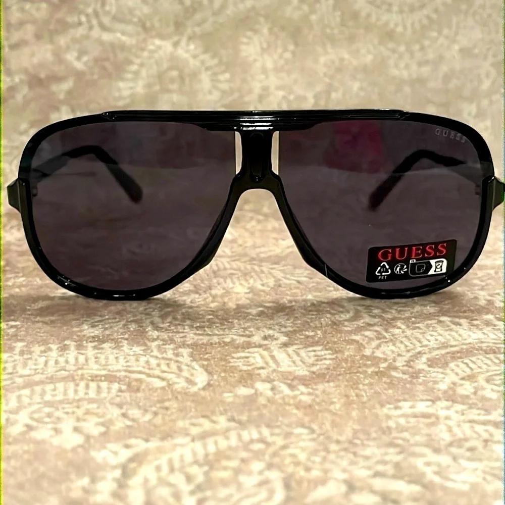 Brand New Guess Shield Aviators Black Frame Lens Metal Arms Men’s Sunglasses
